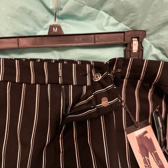 ⭐️ NWT ⭐️ Liverpool Women’s Striped Kelsey Trousers - Picture 4 of 10